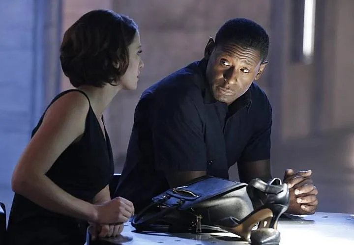 Alex (Chyler Leigh) und Hank (David Harewood) in %26bdquo;Childish Things%26ldquo; © CBS