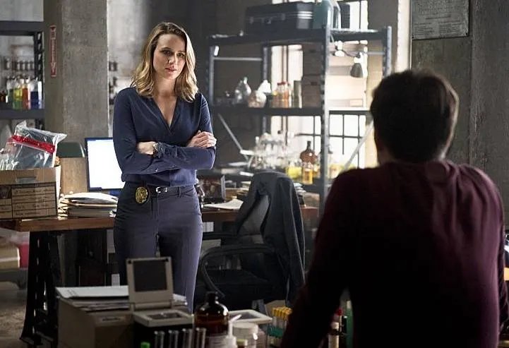 Shantel VanSanten in %26bdquo;The Reverse-Flash Returns%26ldquo;. &copy; The CW