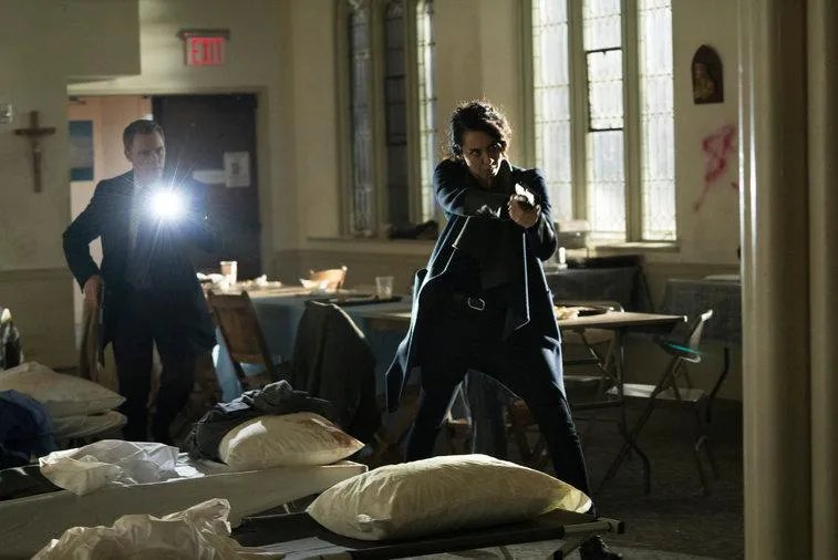 Mozhan Marno und Diego Klattenhoff in %26bdquo;The Blacklist%26ldquo; &copy; NBC