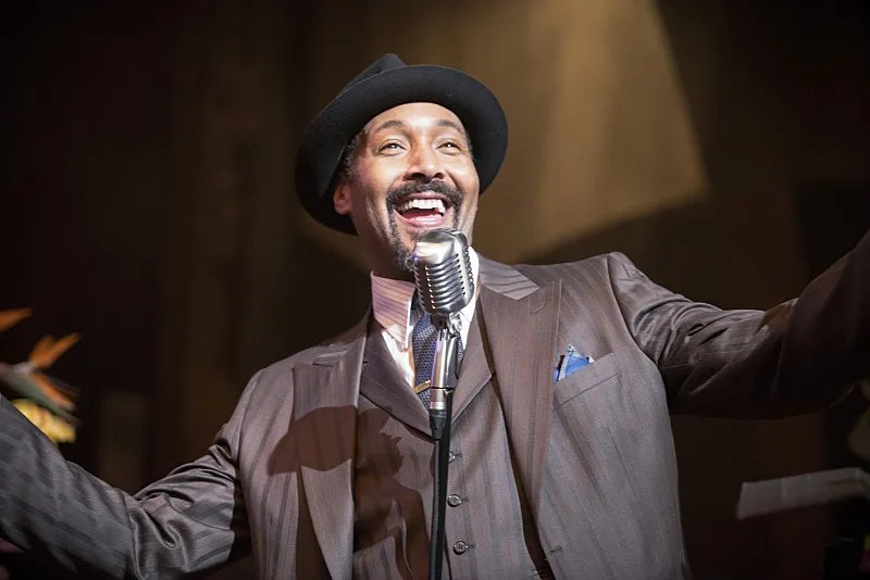 Jesse L. Martin in %26bdquo;Welcome to Earth-2%26ldquo;. &copy; The CW