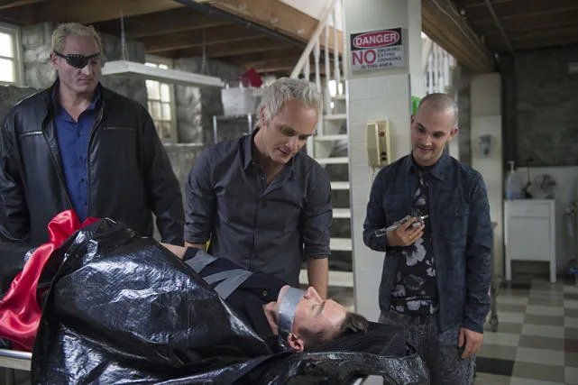 Major (Robert Buckley) steckt in der Klemme © The CW