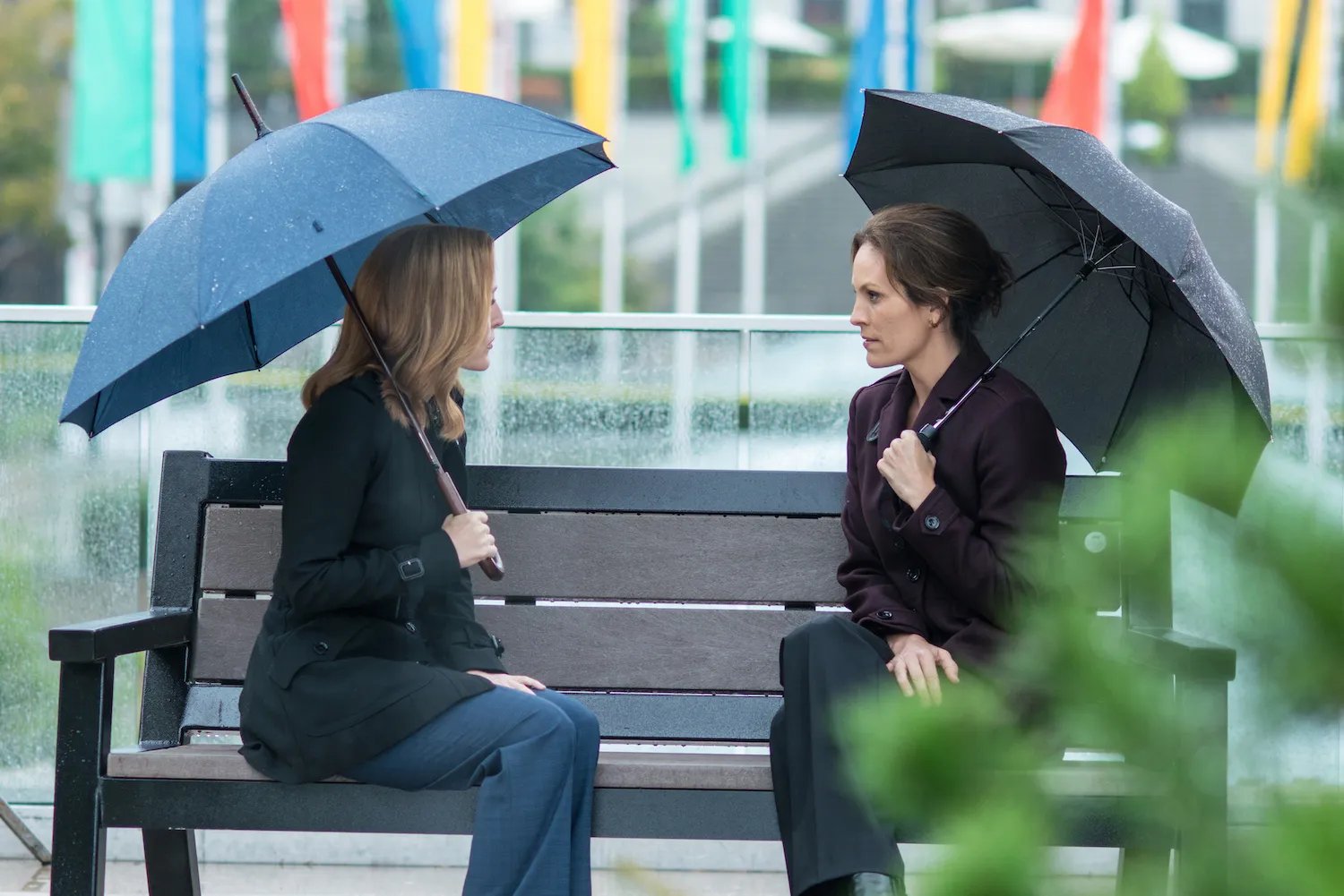 Agent Scully trifft auf Monica Reyes (Annabeth Gish). &copy; FOX