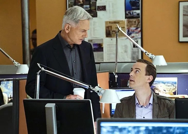 Gibbs (Mark Harmon) und McGee (Sean Murray) in %26bdquo;Loose Cannons%26ldquo;. © CBS