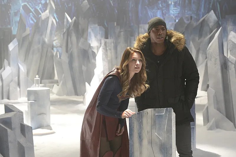 Kara (Melissa Benoist) und James (Mehcad Brooks) in %26bdquo;Solitude%26ldquo;. &copy; CBS