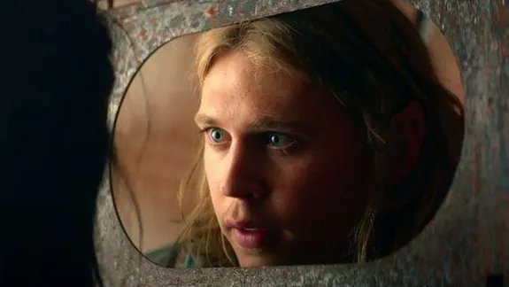 Wil (Austin Butler) muss Eretria (Ivana Baquero) zurücklassen. &copy; MTV