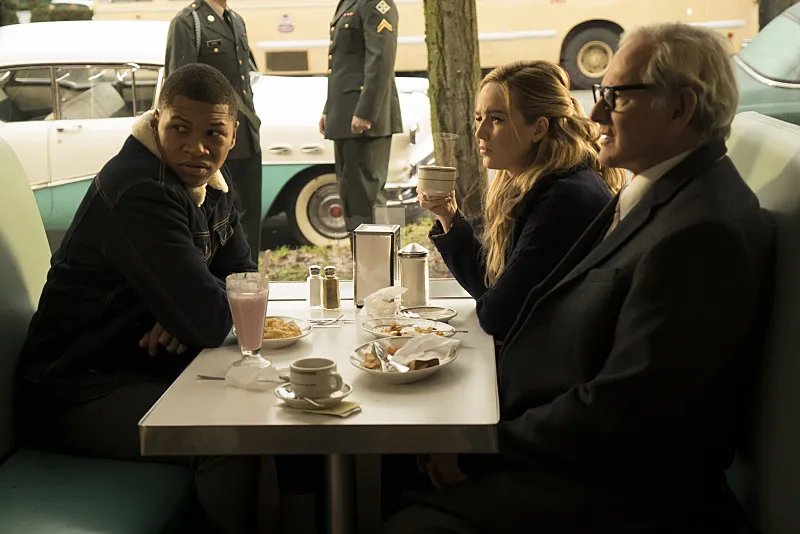 Szenenbild aus der %26bdquo;Legends of Tomorrow%26ldquo;-Episode %26bdquo;Night of the Hawk%26ldquo; &copy; The CW