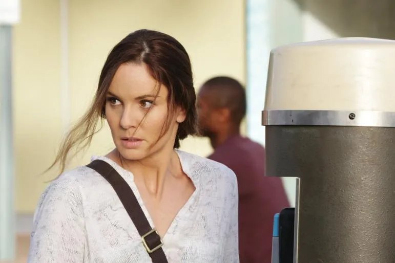 Sarah Wayne Callies in %26bdquo;Colony%26ldquo;. &copy; USA Network