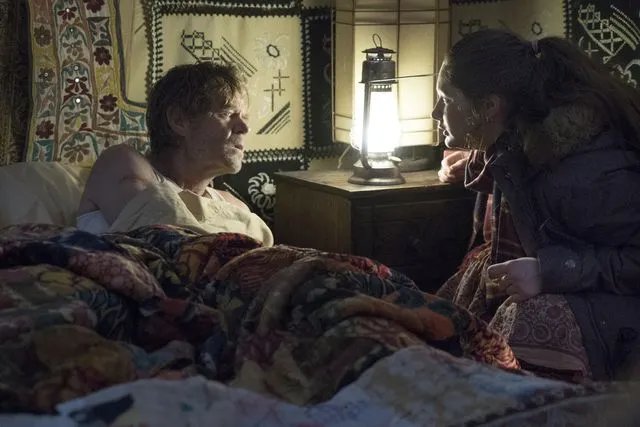 Derzeit ist Frank (William H. Macy) der einzige Gallagher; der sich um Debbie (Emma Kenney) kümmert. &copy; Showtime