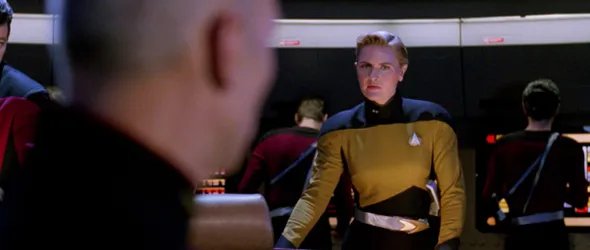 Offizielles Szenenbild aus der %26bdquo;Star Trek: The Next Generation%26ldquo;-Episode %26bdquo;Yesterday%26#039;s Enterprise%26ldquo; &copy; Paramount
