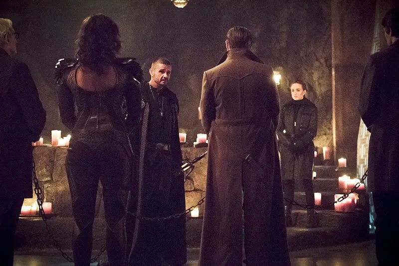 Szenenbild aus der %26bdquo;Legends of Tomorrow%26ldquo;-Episode %26bdquo;Left Behind%26ldquo; &copy; The CW