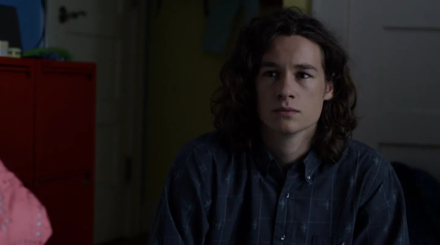 Auch an Hawk (Kyle Allen) gehen die Geschehnisse in seiner Familie nicht spurlos vorbei. &copy; Hulu