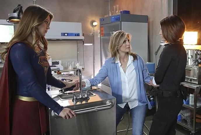 Kara (Melissa Benoist); Eliza Danvers (Helen Slater) und Alex (Chyler Leigh) in %26bdquo;Better Angels%26ldquo; &copy; CBS