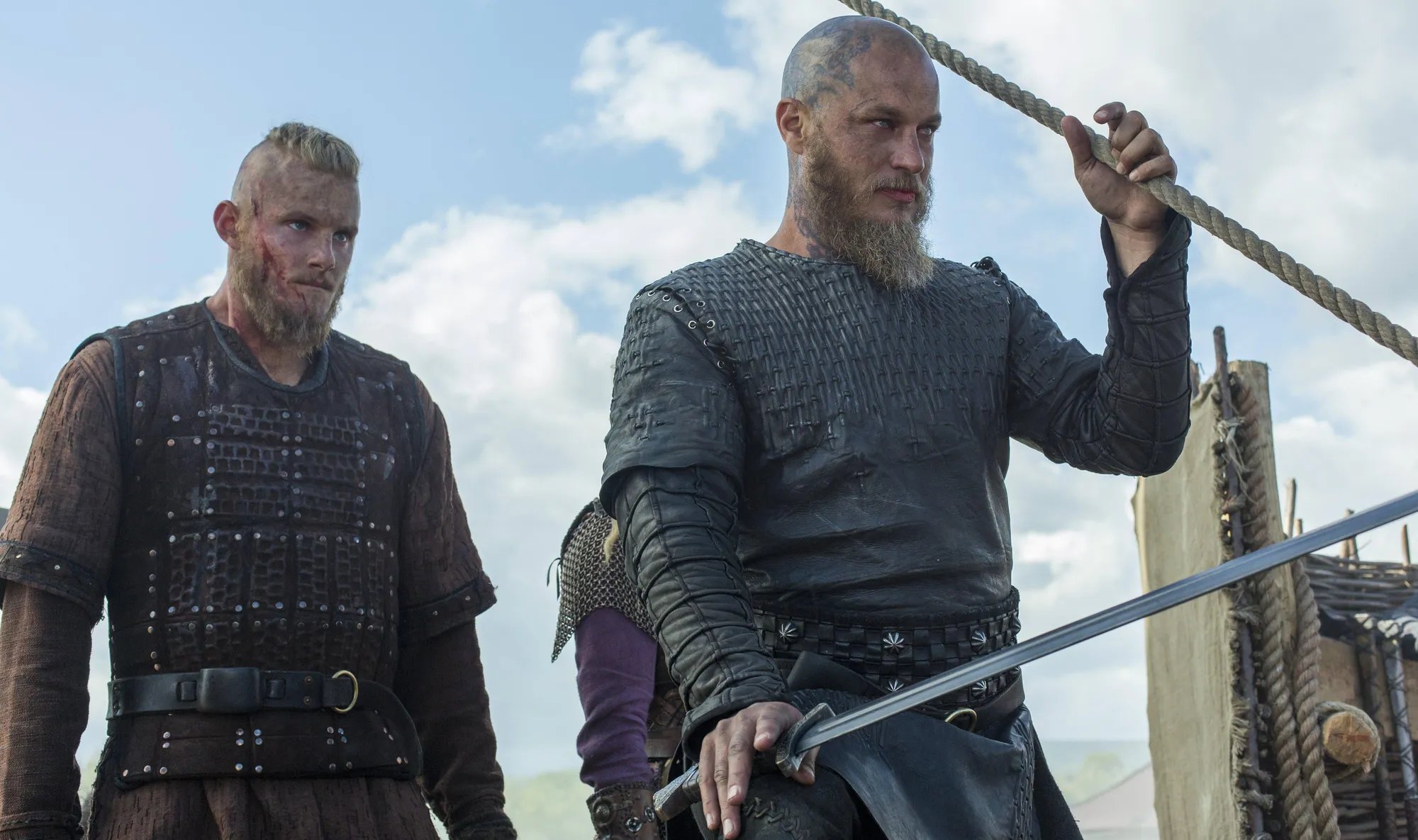 Bjorn (Alexander Ludwig) und Ragnar (Travis Fimmel) in %26bdquo;The Last Ship%26ldquo; &copy; History