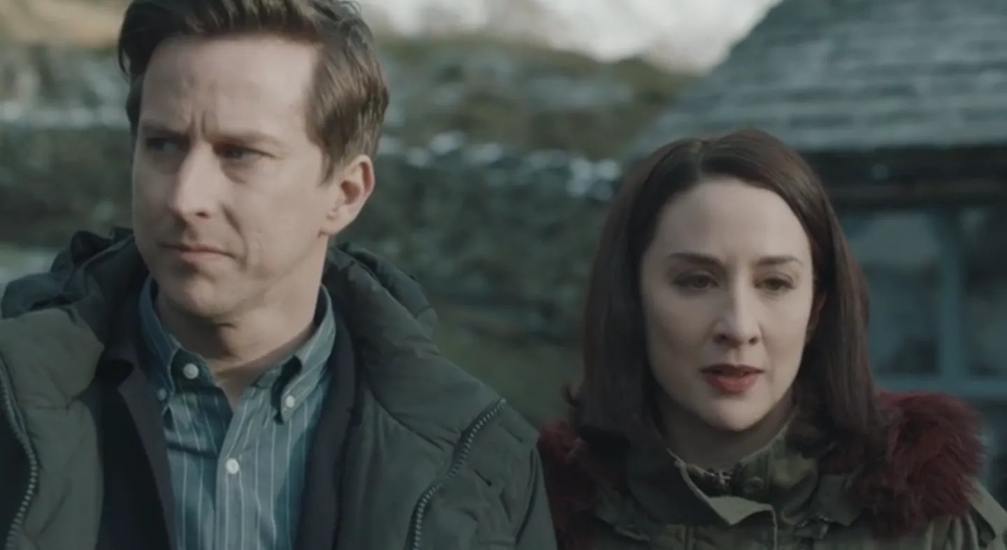 Paul (Lee Ingleby) und Alison (Morven Christie) müssen mehr als nur die Diagnose ihres Sohnes verarbeiten. &copy; BBC One
