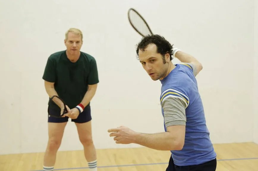 Beim Squash horcht Philip (Matthew Rhys; r.) seinen Nachbar aus. &copy; FX
