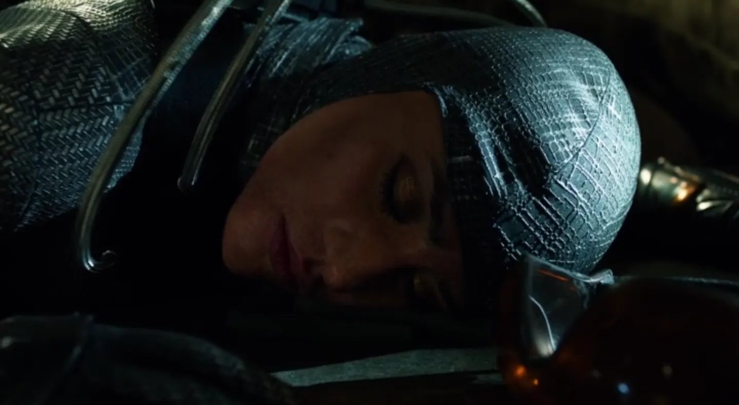 Nicht nur Firefly (Michelle Veintimilla) schaltet bei %26bdquo;Gotham%26ldquo; zwischendurch einfach mal ab. © FOX