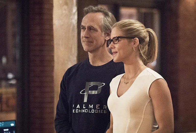 Szenenbild aus der Arrow-Episode %26bdquo;Lost in the Flood%26ldquo; © The CW