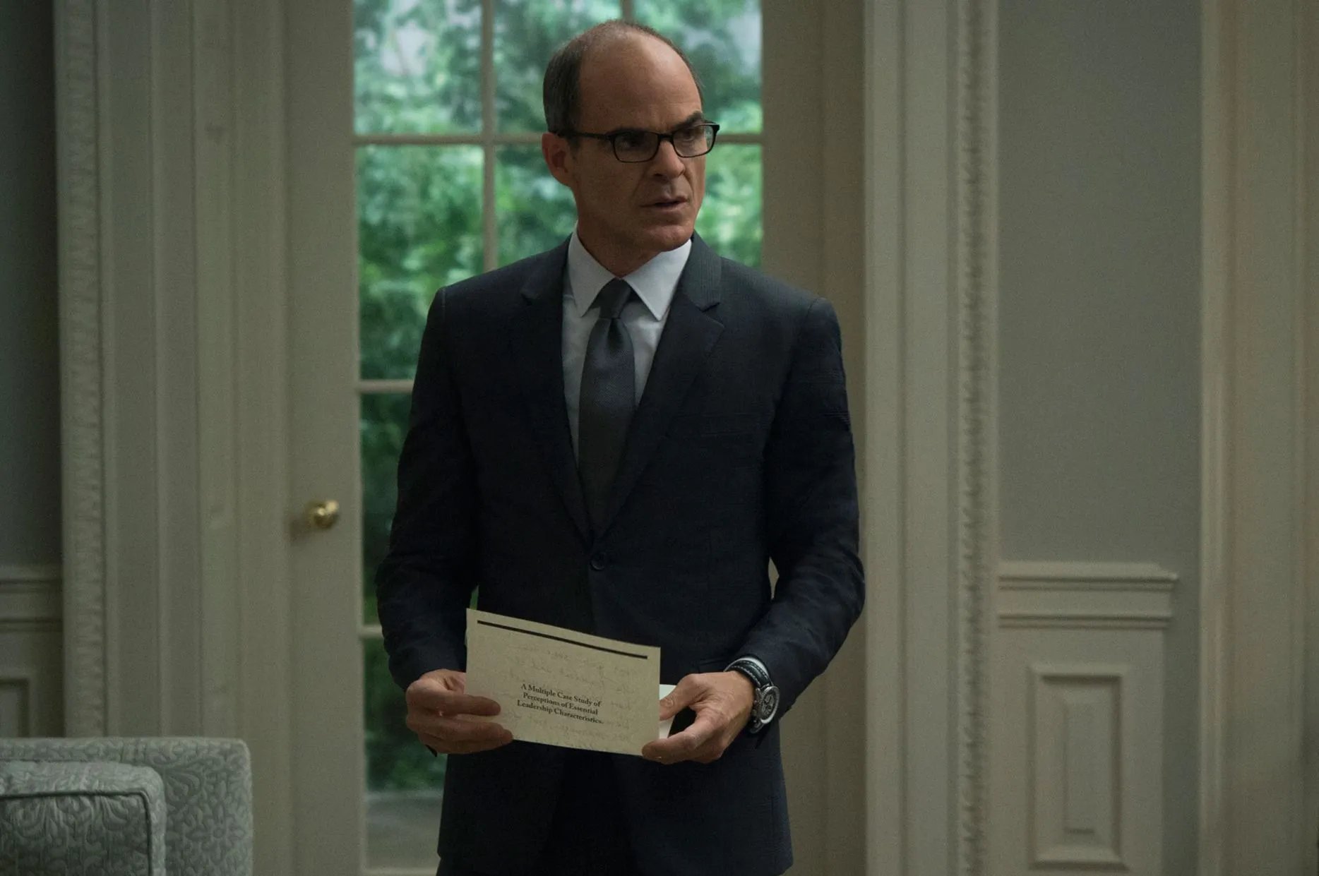 Wie so oft ist Doug Stamper (Michael Kelly) vornehmlich hinter den Kulissen aktiv. &copy; Netflix