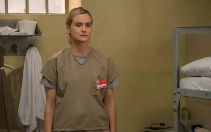 Ihre verzwickte Lage hat sich Piper (Taylor Schilling) selbst zuzuschreiben. &copy; Netflix