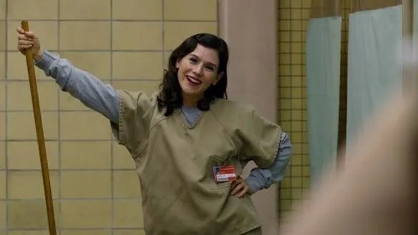 Morello (Yael Stone) macht gute Miene zu bösem Spiel. &copy; Netflix
