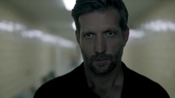 Don Taylor (Paul Sparks); der Stiefvater des Opfers; spielt eine undurchsichtige Rolle. &copy; HBO