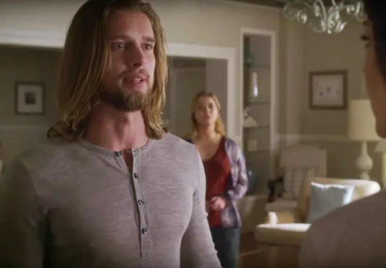 Drew Van Acker in %26bdquo;Pretty Little Liars%26ldquo; &copy; Freeform