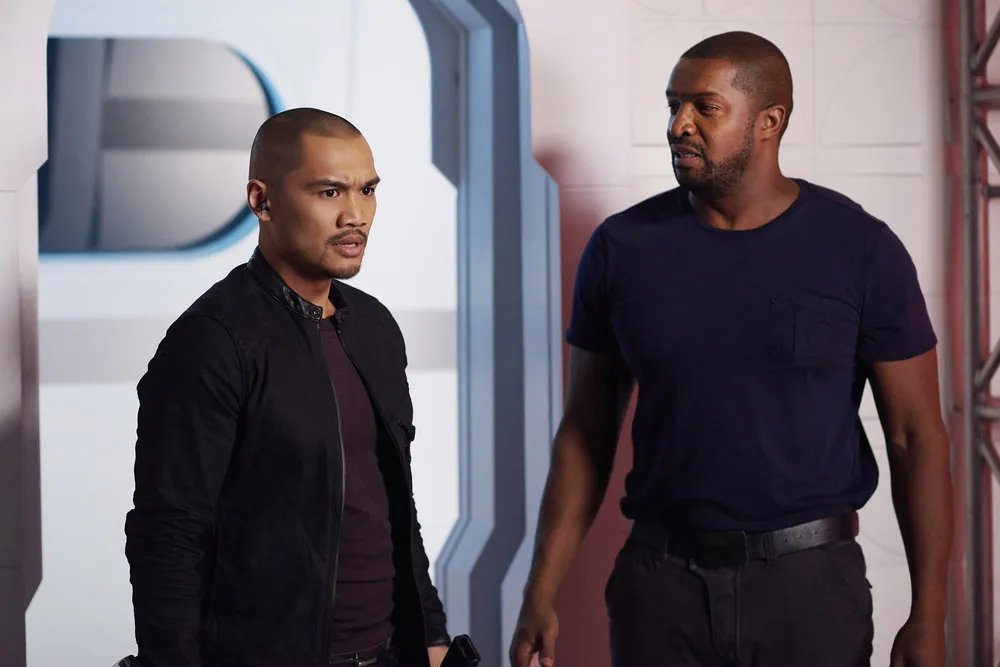 Alex Malari Jr. und Roger Cross in %26bdquo;Dark Matter%26ldquo; © Syfy