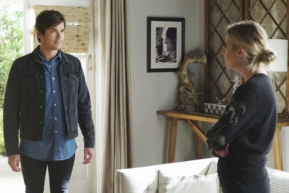 Caleb und Hanna in %26bdquo;Pretty Little Liars%26ldquo; &copy; Freeform