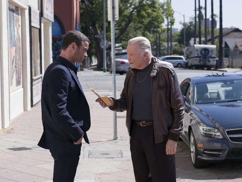 Mick (Jon Voight) hat seinen Auftrag - überraschenderweise - erfüllt &copy; Showtime
