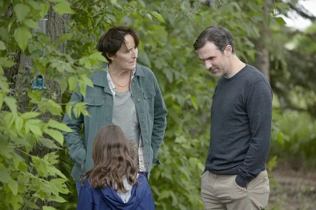 Fiona Shaw und Paul Schneider in %26bdquo;Channel Zero%26ldquo; &copy; Syfy