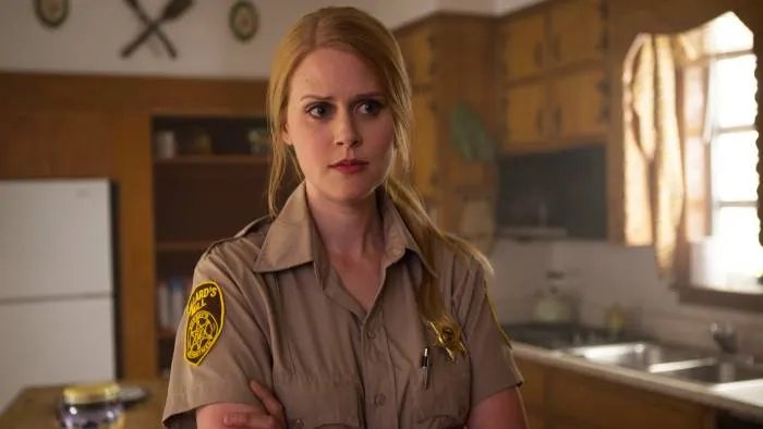 Janet Varney in %26bdquo;Stan Against Evil%26ldquo; &copy; IFC