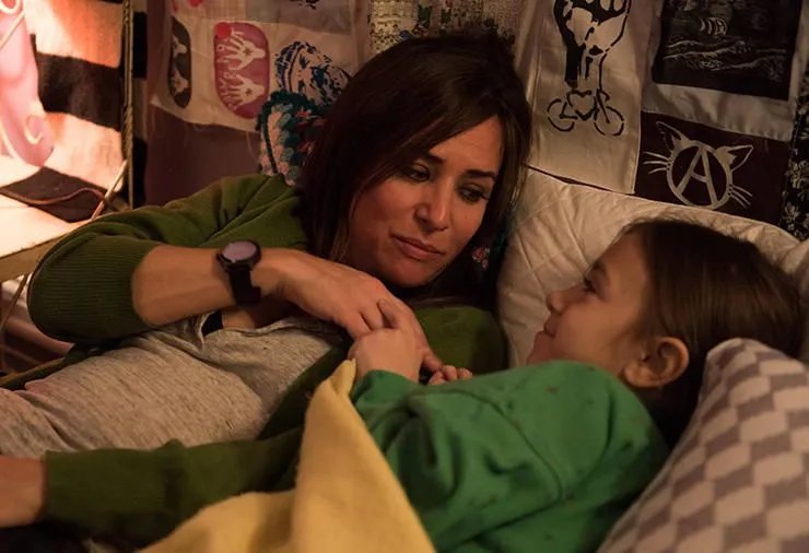 Sam (Pamela Adlon) und ihre Tochter Duke (Olivia Edward) &copy; FX