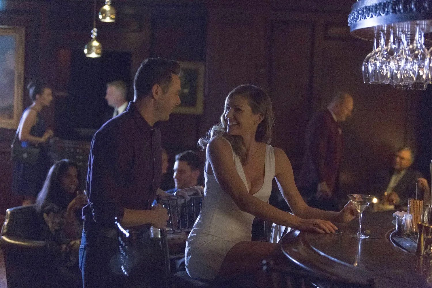 Kein wirkliches Traumpaar: Dan (Kevin Alejandro) und Charlotte (Tricia Helfer) © FOX