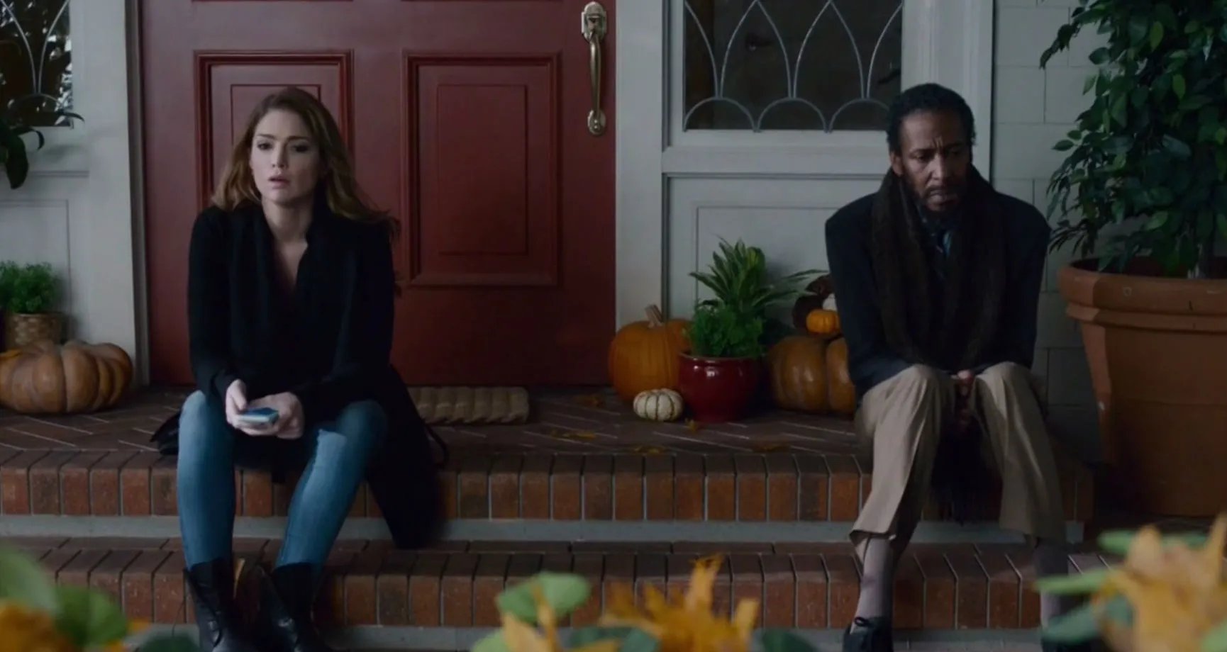 Olivia (Janet Montgomery) lauscht Williams (Ron Cephas Jones) Worten. © NBC