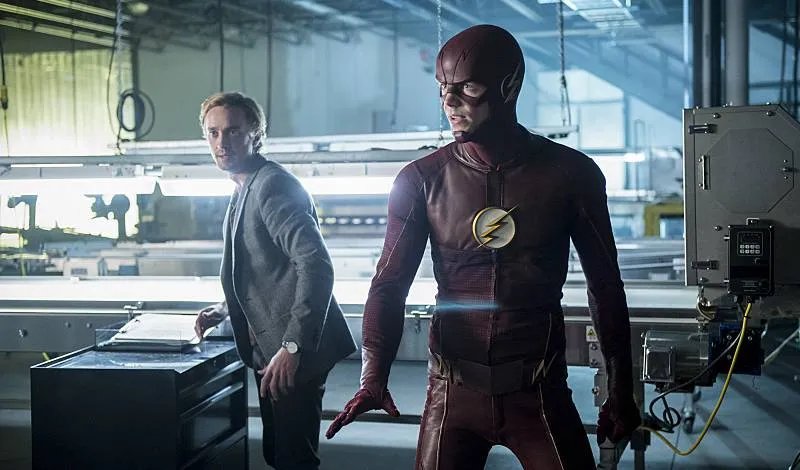 &copy; The CW