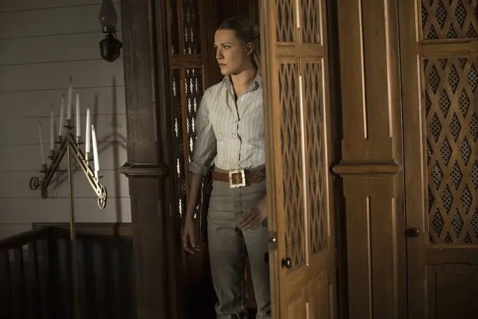 Dolores (Evan Rachel Wood) wird von peinigenden Erinnerungen heimgesucht. © HBO