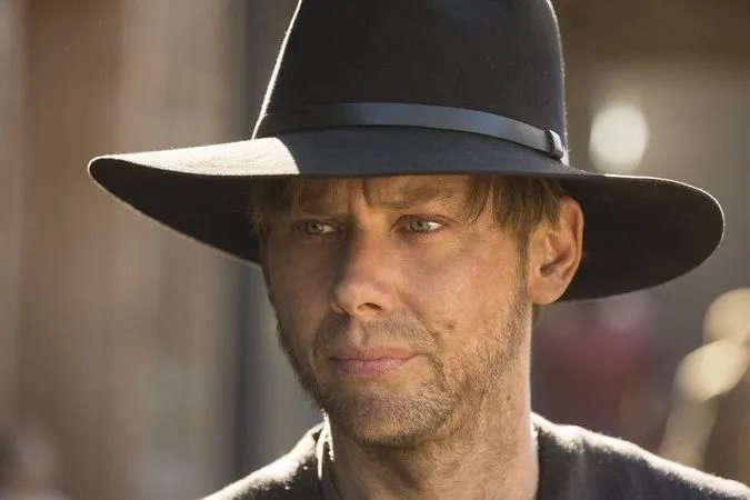 „Überraschung!“ William (Jimmi Simpson) und der Man in Black sind dieselbe Person.