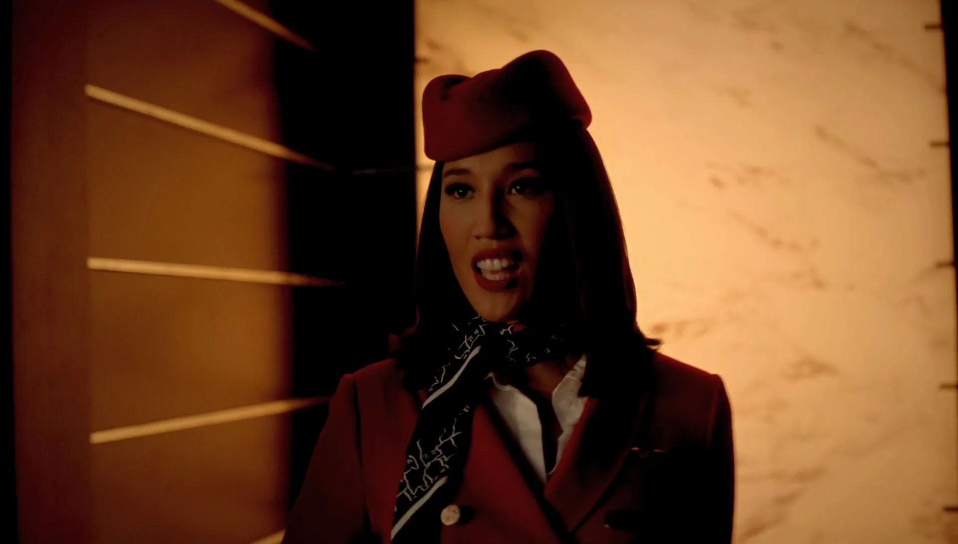 Nicht die schlechteste Überraschungsbesucherin: Die titelgebende Stewardess