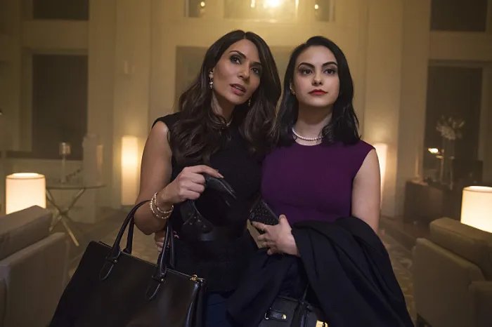Neu in der Stadt. Szenenbild aus „Riverdale“
