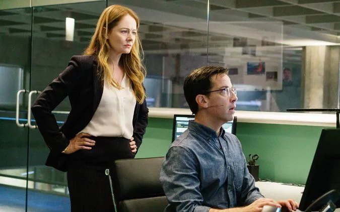 Rebecca Ingram (Miranda Otto) kann es einfach nicht lassen...