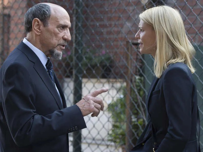 Dar Adal (F. Murray Abraham) hält sich mit vehementen Forderungen nicht zurück.