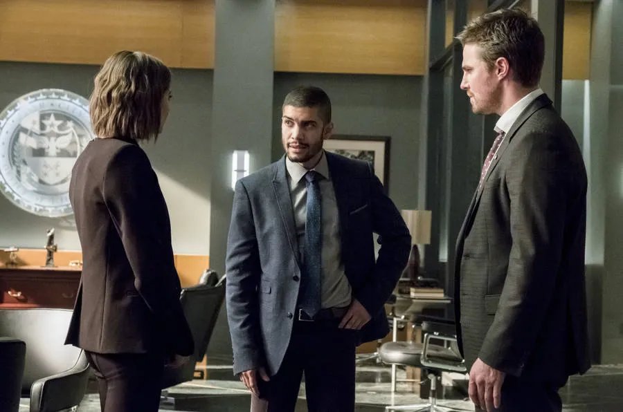 Szenenbild aus der Arrow-Episode „Spectre of the Gun“