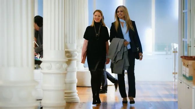 Sadie (Katherine Heigl, l.) und Cameron (Laverne Cox) in „Doubt“