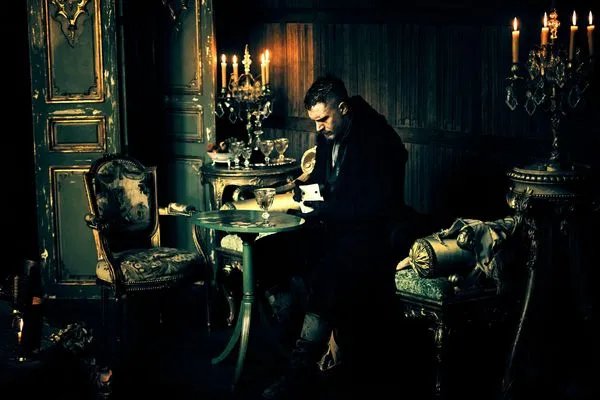 James Keziah Delaney (Tom Hardy) schmiedet Pläne.