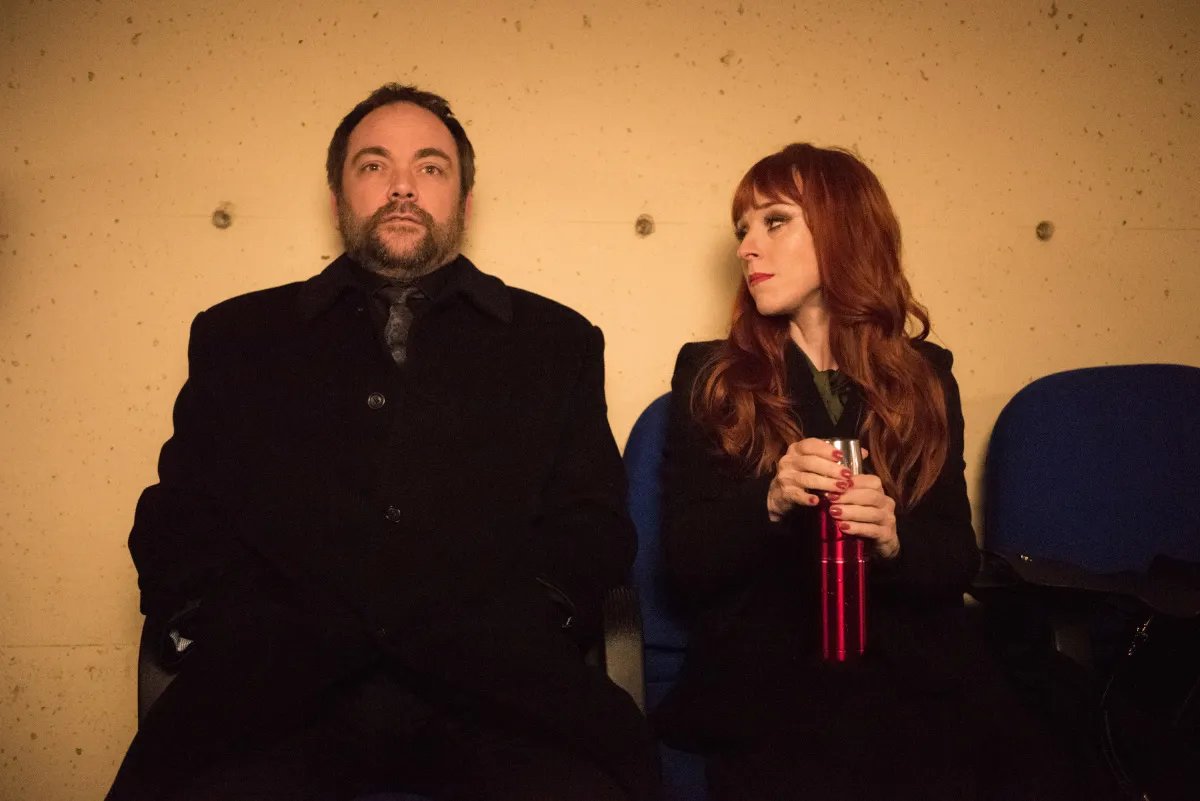 Mark Sheppard und Ruth Connell in „Supernatural“
