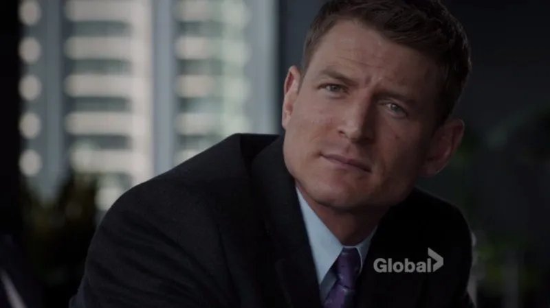 Staatsanwalt Stone (Philip Winchester)