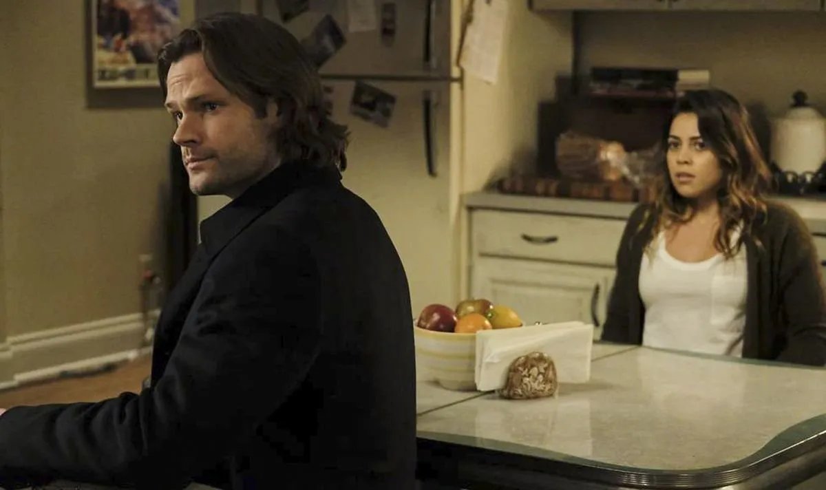 Jared Padalecki und Angelique Rivera in der Episode „Somewhere between Heaven and Hell“