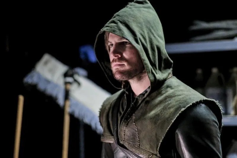 Szenenbild aus der Arrow-Episode „Kapiushon “
