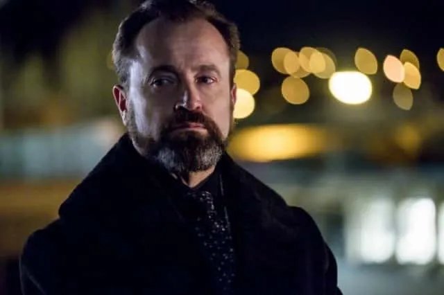 Szenenbild aus der Arrow-Episode „Disbanded“
