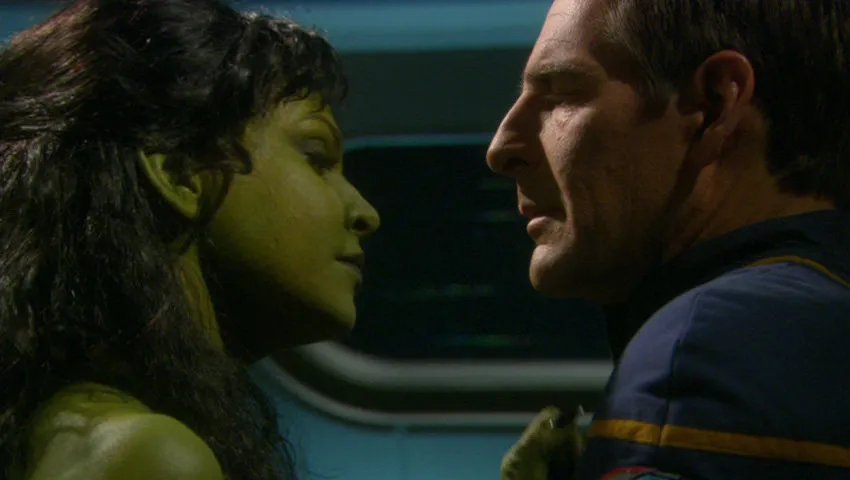 Offizielles Szenenbild aus der „Star Trek: Enterprise“-Episode „Bound“